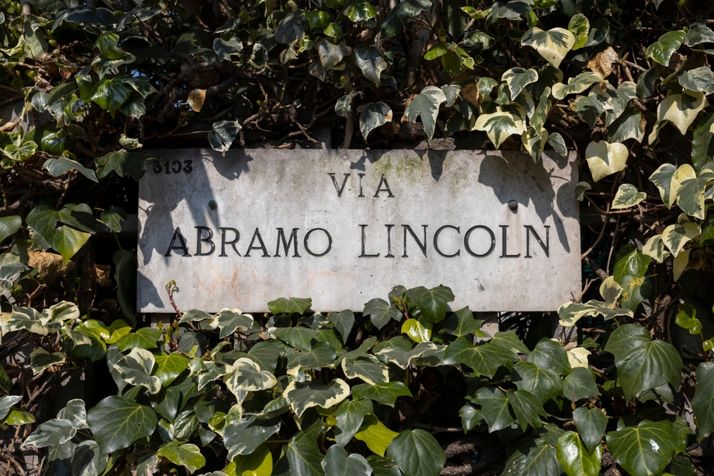 Via Lincoln a Milano: le case colorate del quartiere arcobaleno