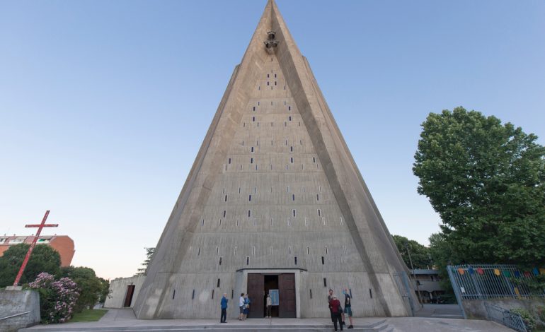 Chiesa Piramide a Milano