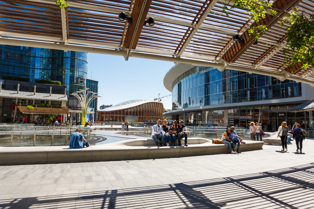 Piazza Gae Aulenti, il capolavoro di architettura moderna di Milano