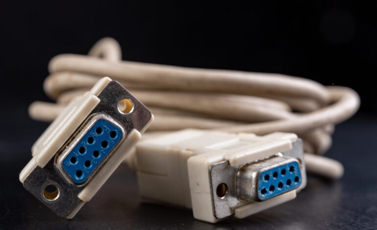 RS-232: perché il protocollo seriale più longevo è ancora vitale per l’industria